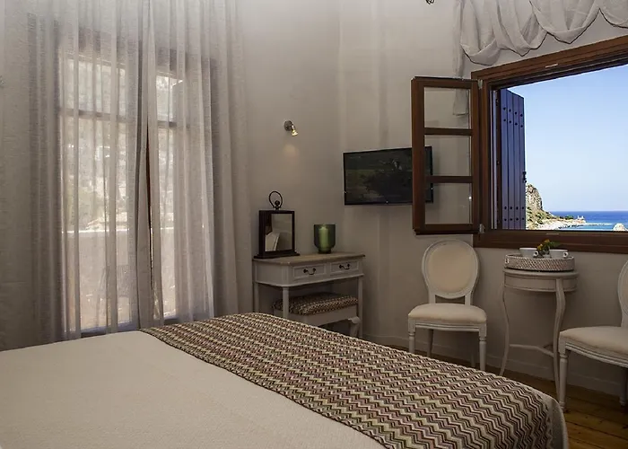 Boutique Adults Only 12plus * Liménion